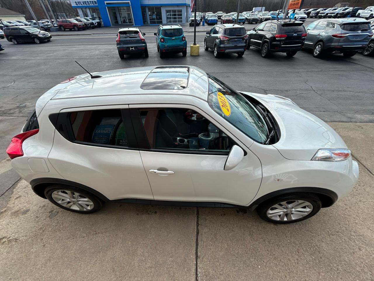 Nissan Juke SV AWD 2013