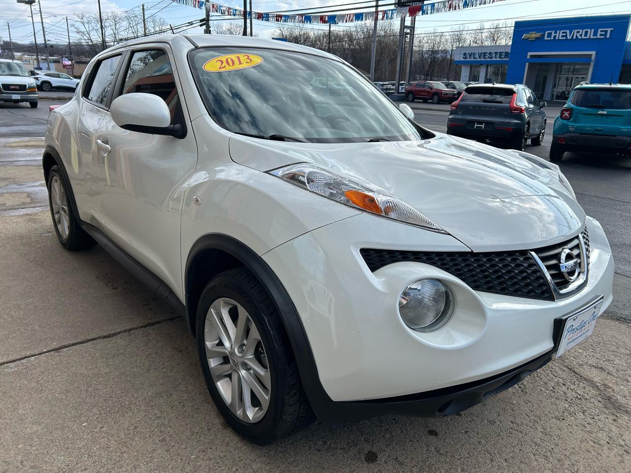 Nissan Juke SV AWD 2013
