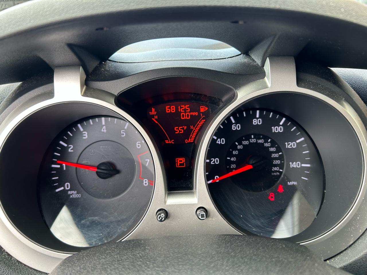 Nissan Juke SV AWD 2013