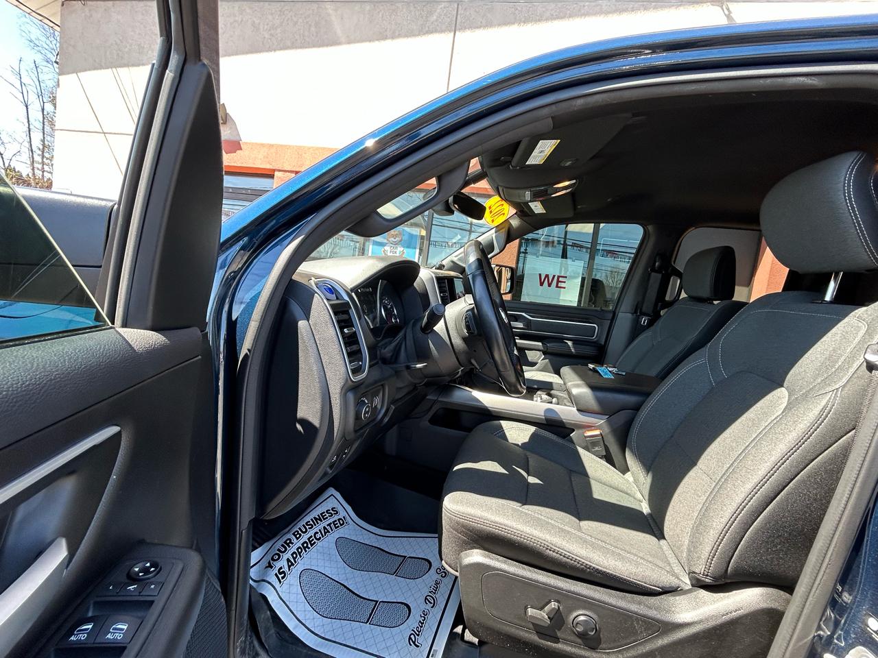 RAM 1500 Big Horn Quad Cab 4WD 2022