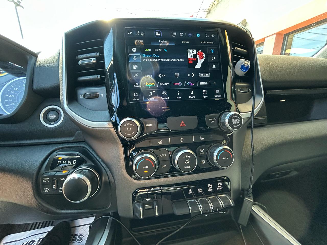 RAM 1500 Big Horn Quad Cab 4WD 2022