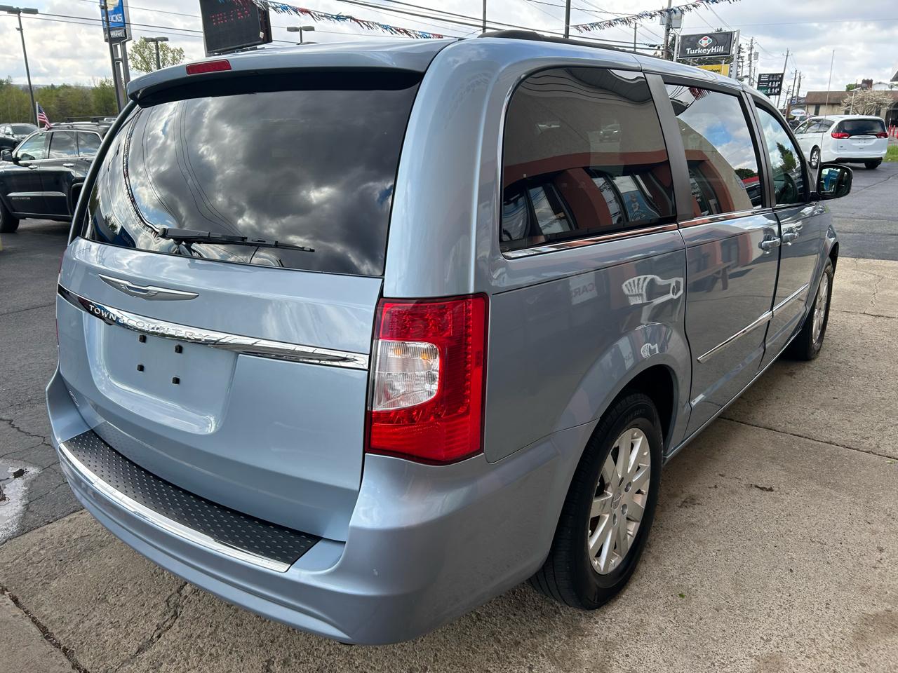 Chrysler Town & Country Touring 2016
