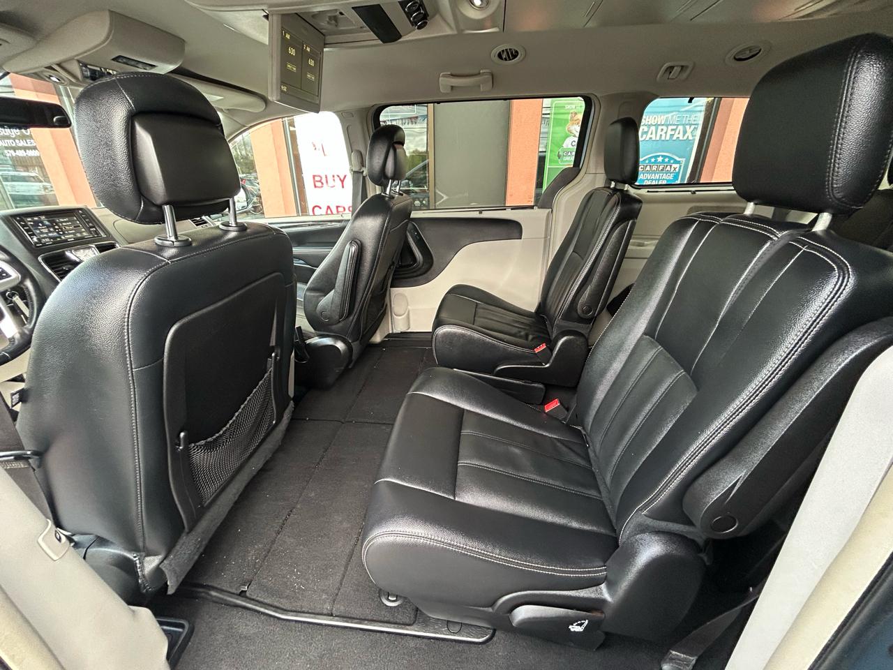 Chrysler Town & Country Touring 2016