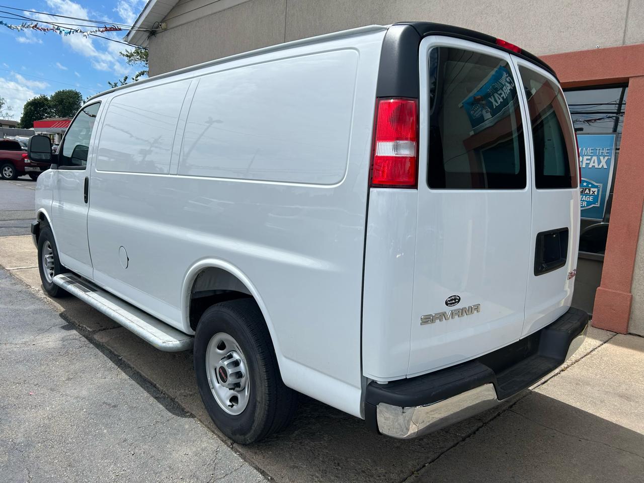 GMC Savana Cargo Van 1500 135" WB RWD 2025