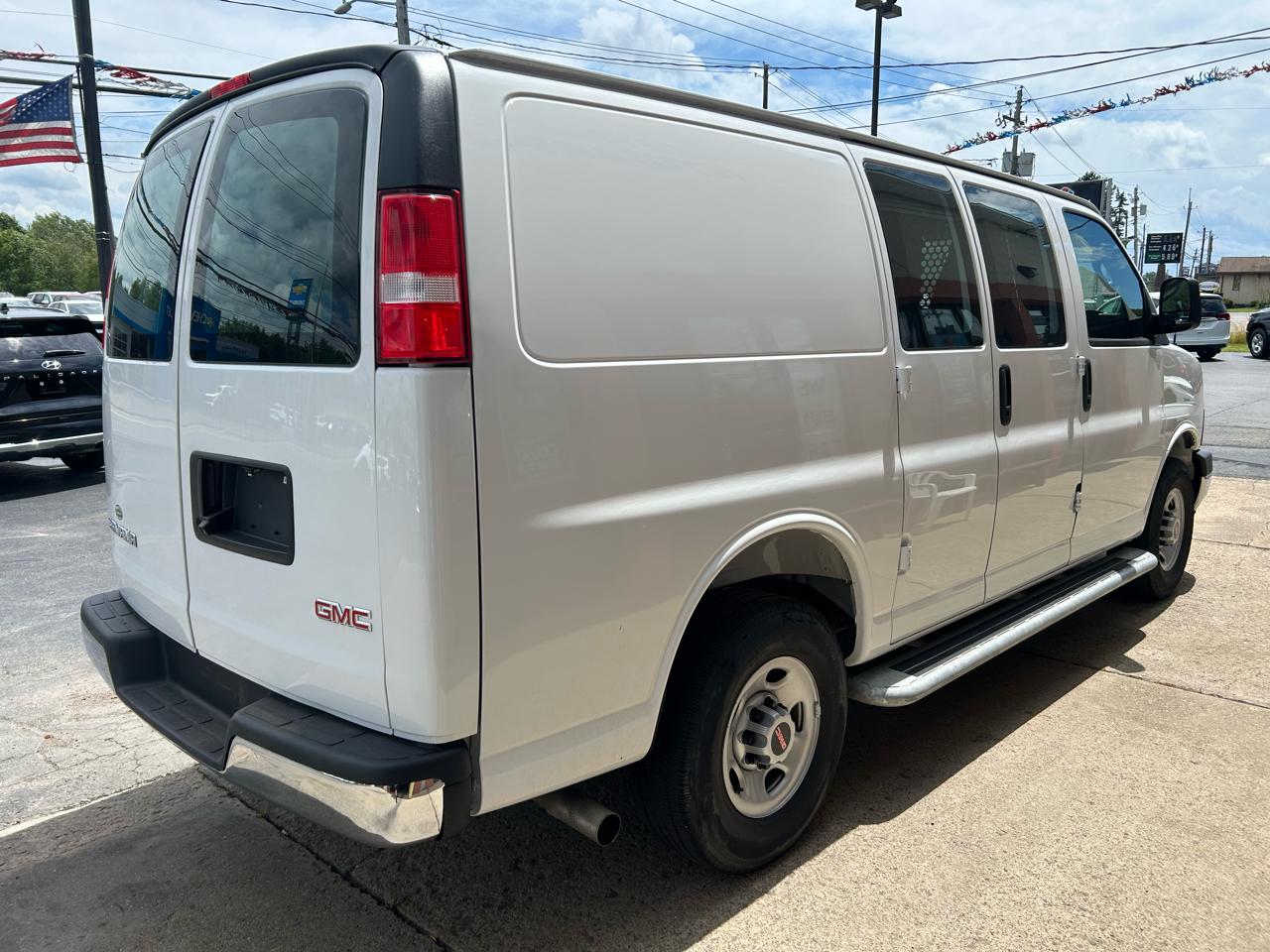 GMC Savana Cargo Van 1500 135" WB RWD 2025
