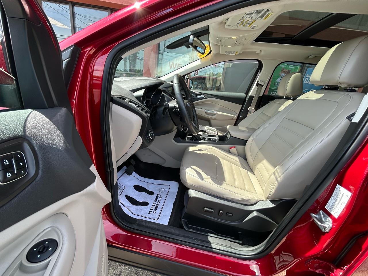 Ford Escape Titanium 4WD 2017