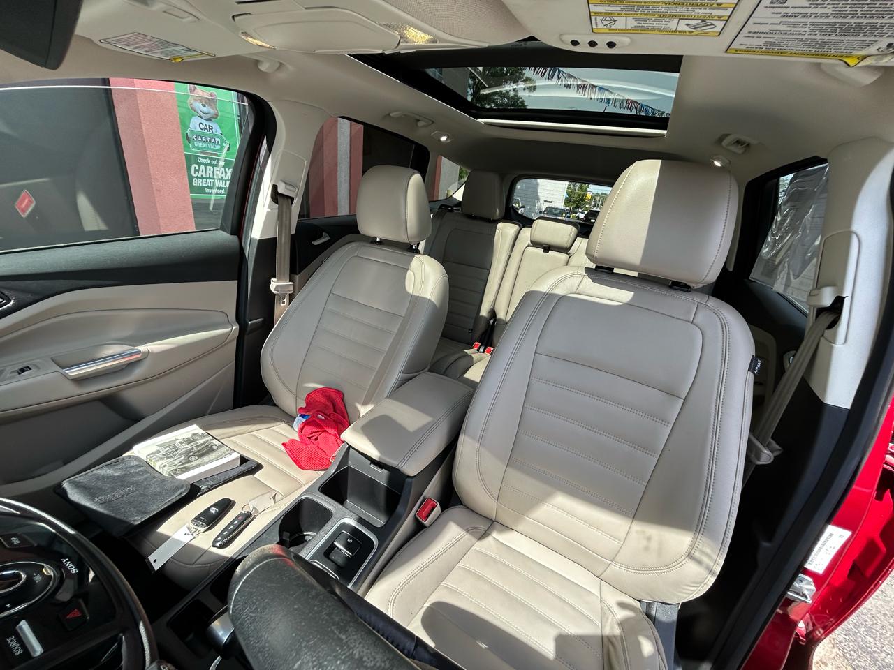 Ford Escape Titanium 4WD 2017