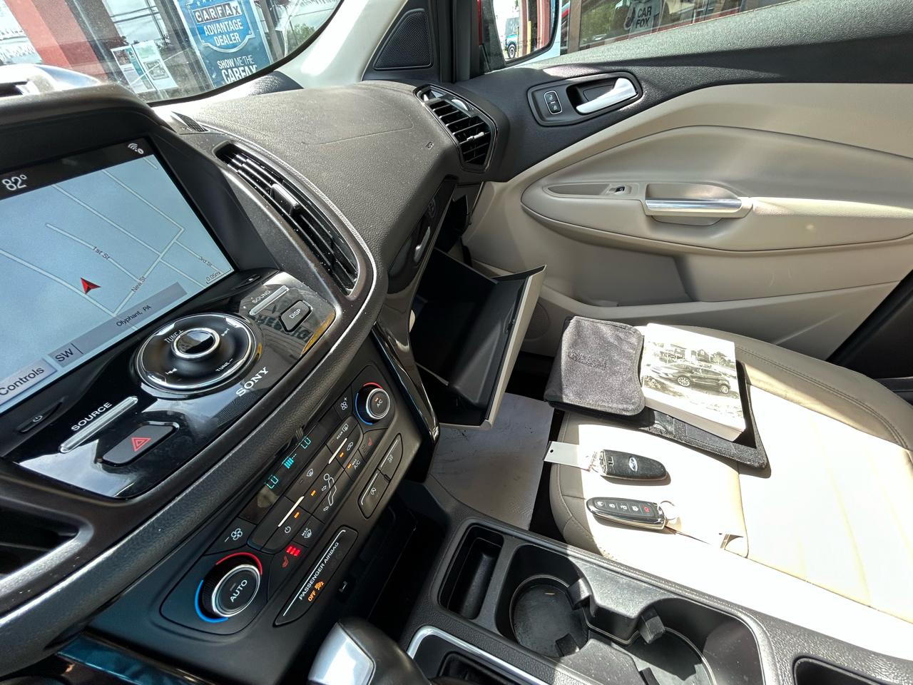 Ford Escape Titanium 4WD 2017