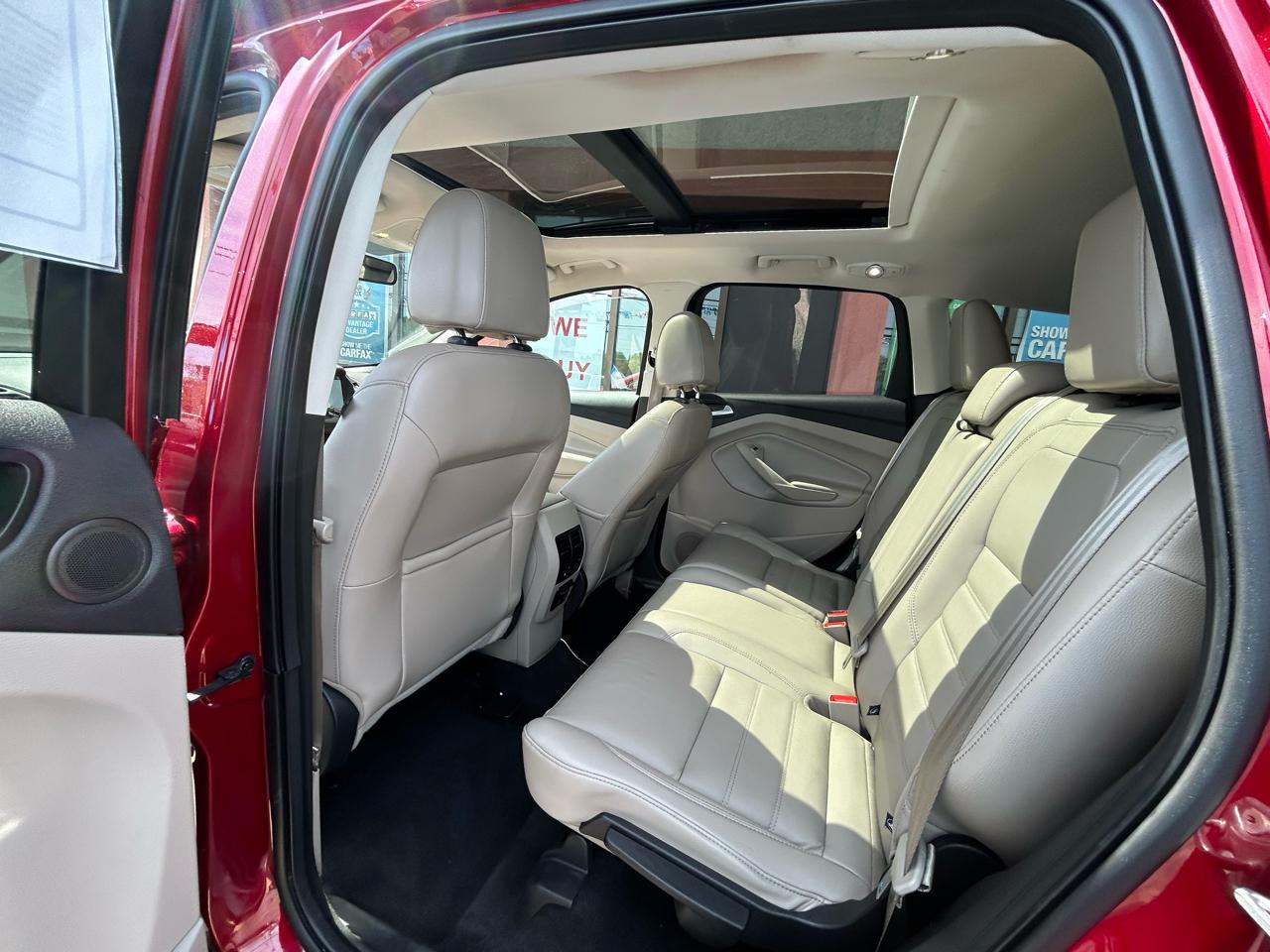 Ford Escape Titanium 4WD 2017
