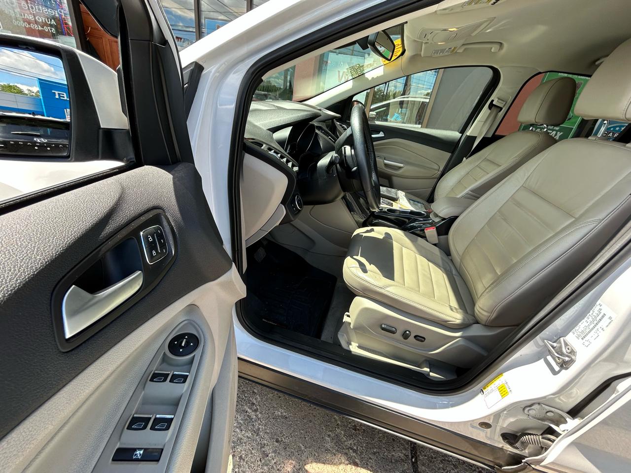 Ford Escape Titanium 4WD 2016