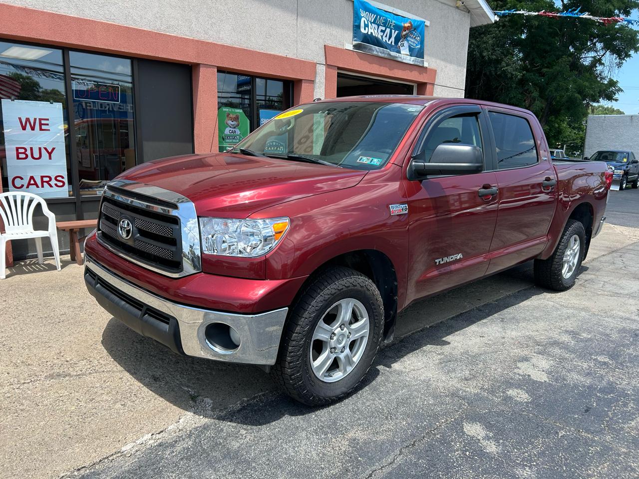Toyota Tundra Tundra-Grade CrewMax 5.7L 4WD 2010