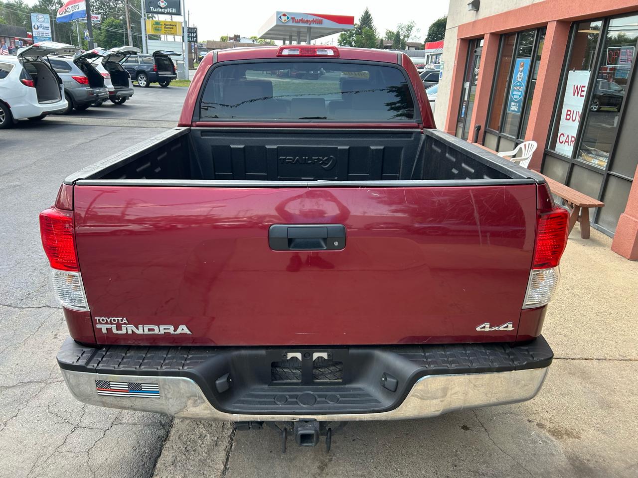 Toyota Tundra Tundra-Grade CrewMax 5.7L 4WD 2010