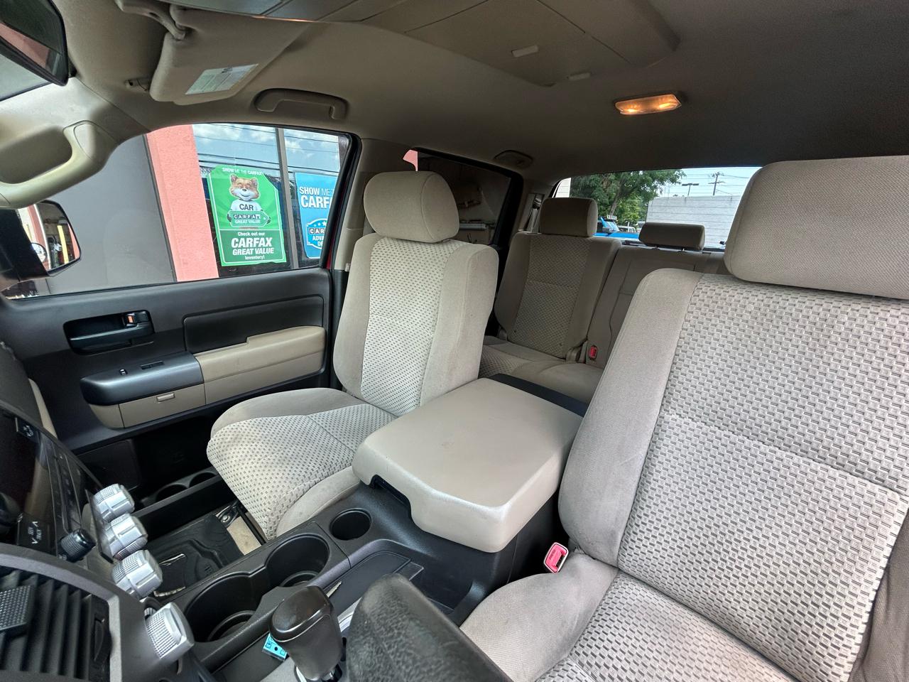 Toyota Tundra Tundra-Grade CrewMax 5.7L 4WD 2010