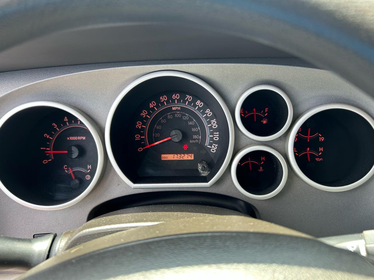 Toyota Tundra Tundra-Grade CrewMax 5.7L 4WD 2010