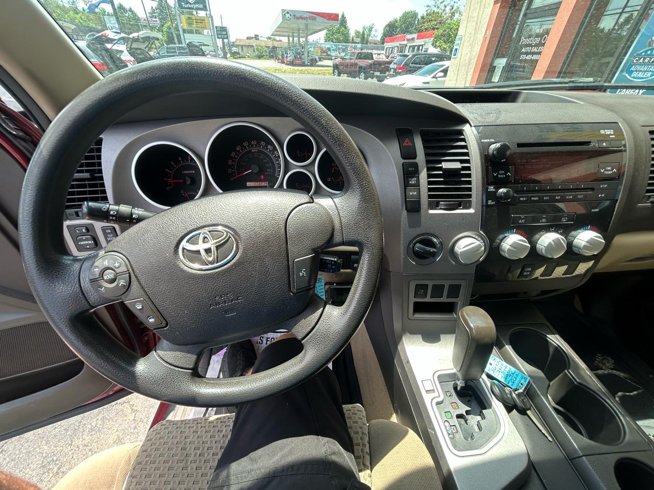 Toyota Tundra Tundra-Grade CrewMax 5.7L 4WD 2010