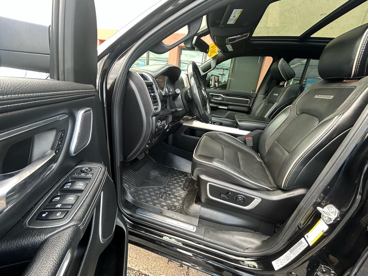 RAM 1500 Laramie Crew Cab SWB 4WD 2019