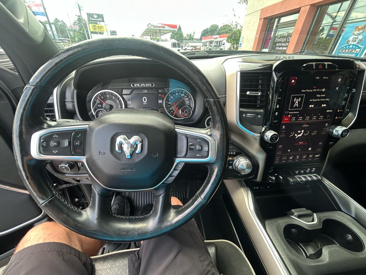 RAM 1500 Laramie Crew Cab SWB 4WD 2019