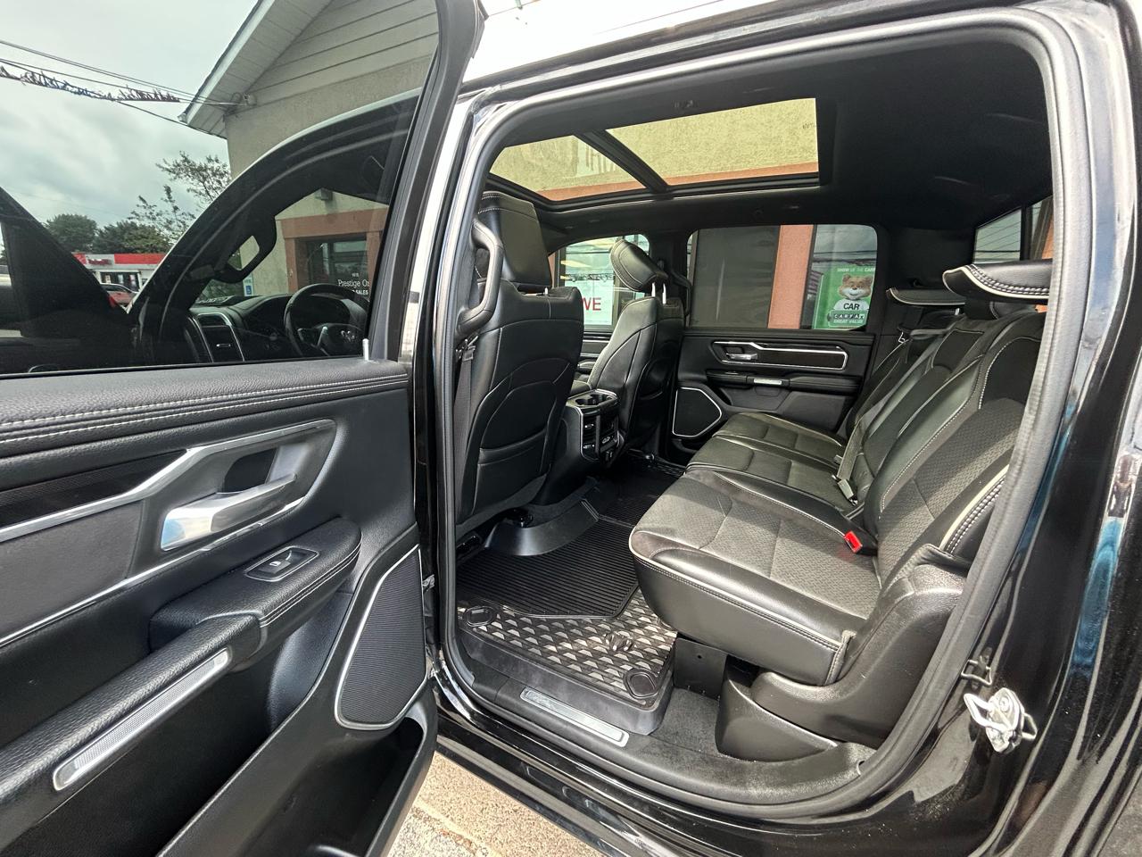 RAM 1500 Laramie Crew Cab SWB 4WD 2019
