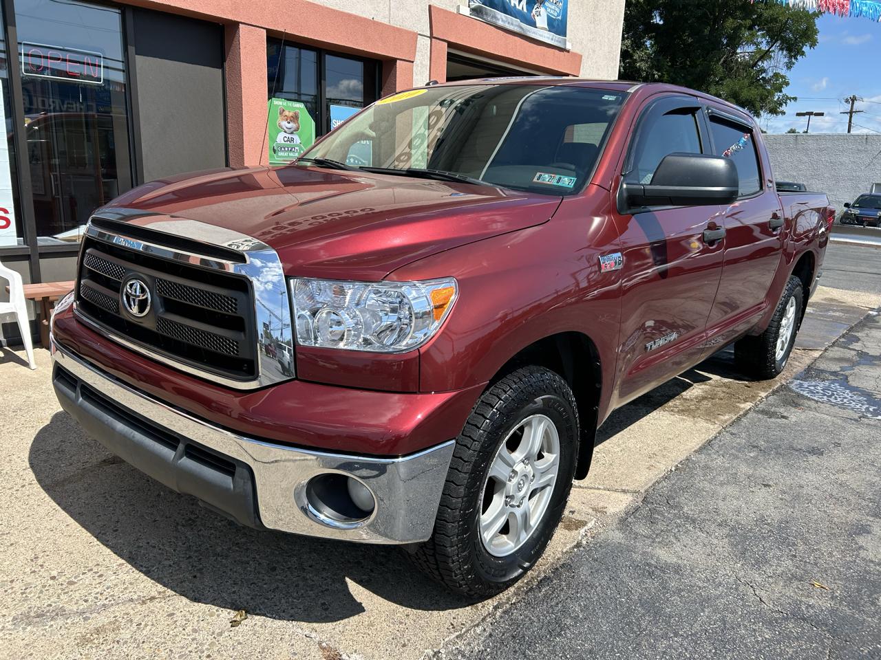 Toyota Tundra Tundra-Grade CrewMax 5.7L 4WD 2010