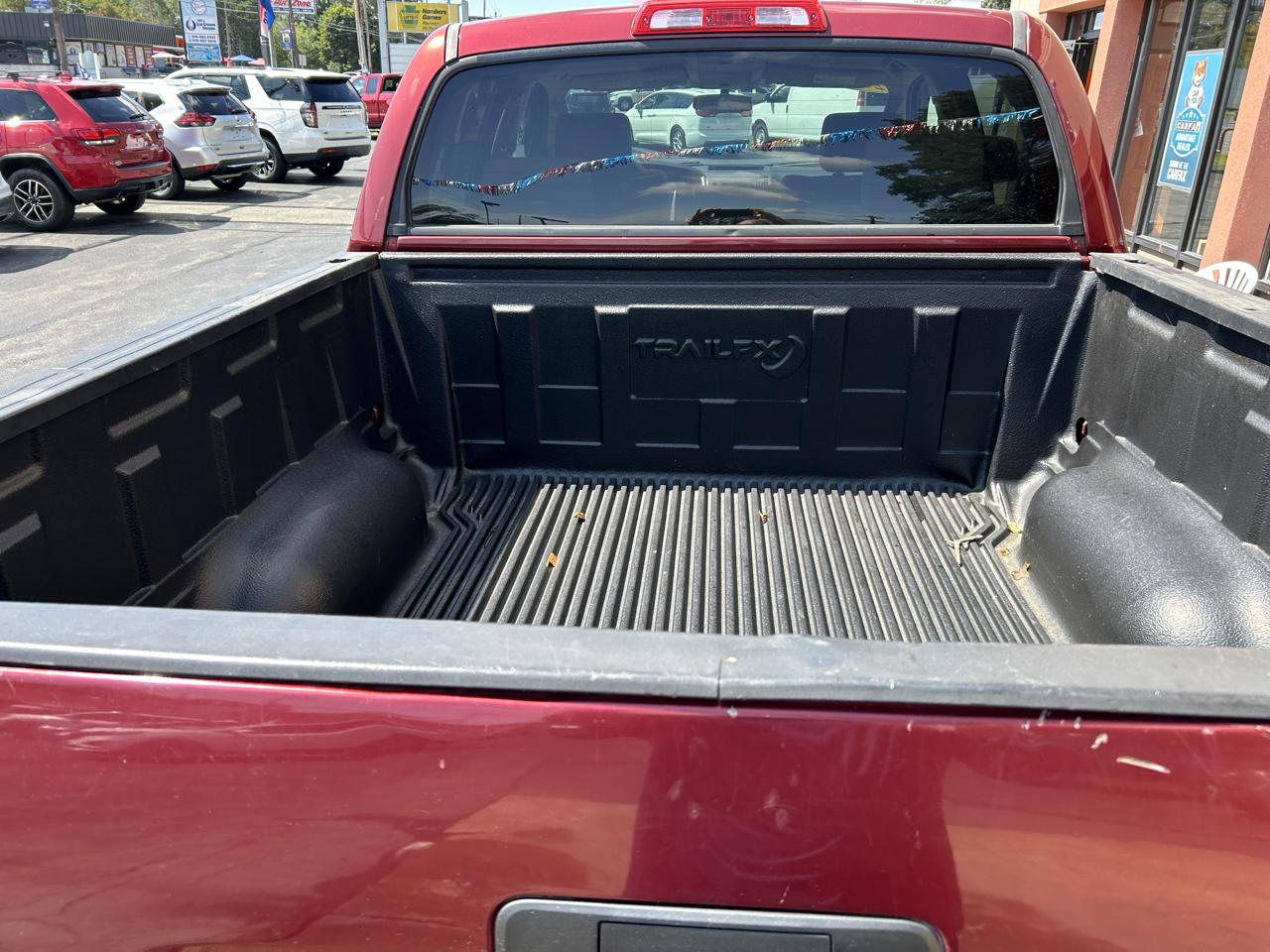 Toyota Tundra Tundra-Grade CrewMax 5.7L 4WD 2010