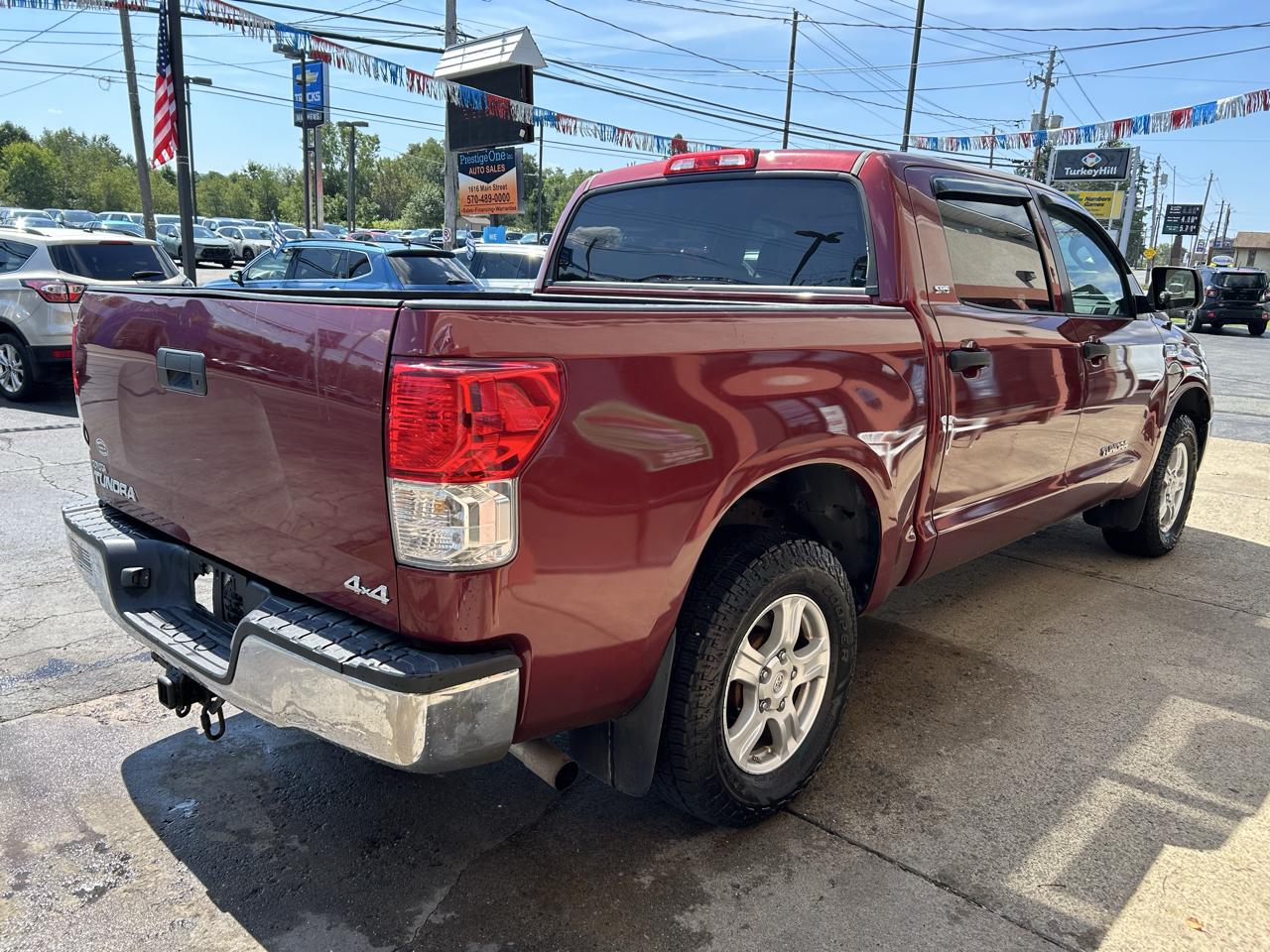 Toyota Tundra Tundra-Grade CrewMax 5.7L 4WD 2010