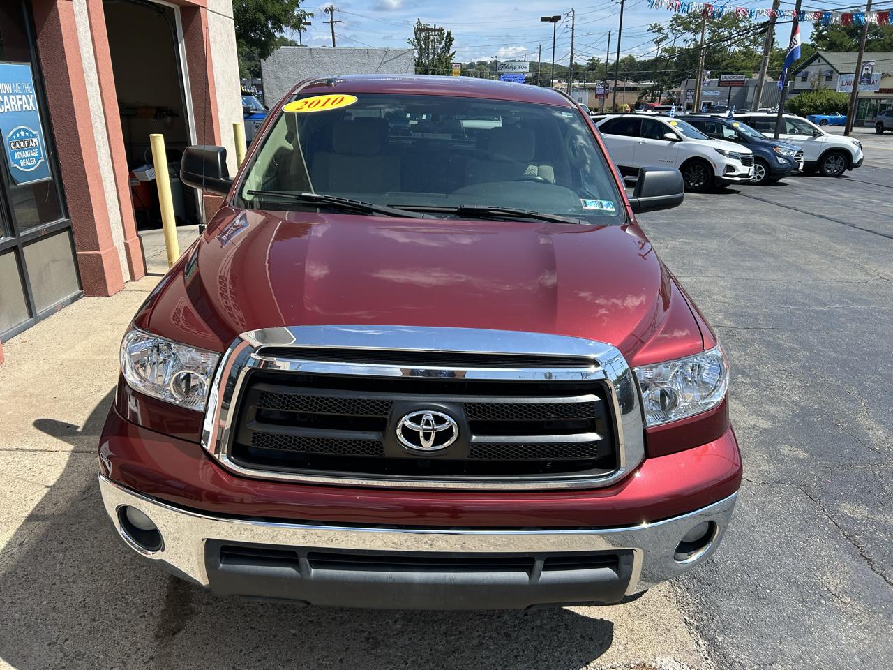 Toyota Tundra Tundra-Grade CrewMax 5.7L 4WD 2010