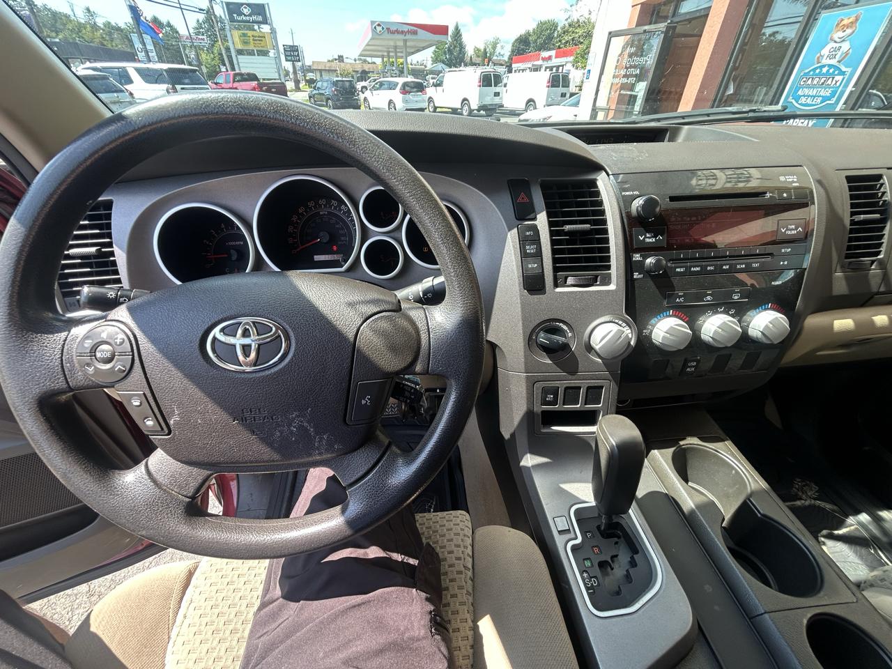 Toyota Tundra Tundra-Grade CrewMax 5.7L 4WD 2010