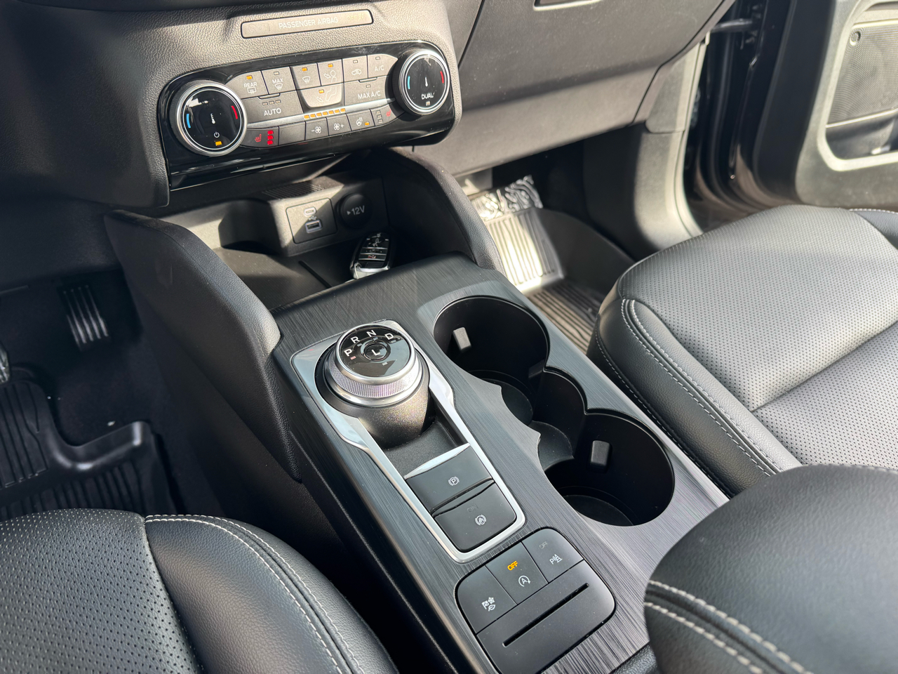 Ford Escape Titanium AWD 2022