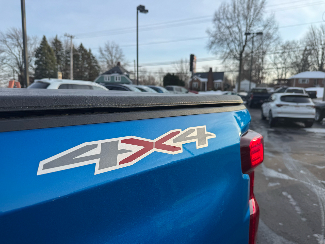 Chevrolet Silverado 1500 4WD Crew Cab 147" Custom 2023