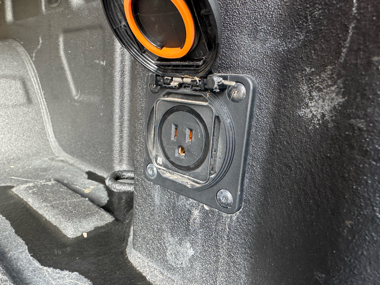 Chevrolet Silverado 1500 4WD Crew Cab 147" Custom 2023