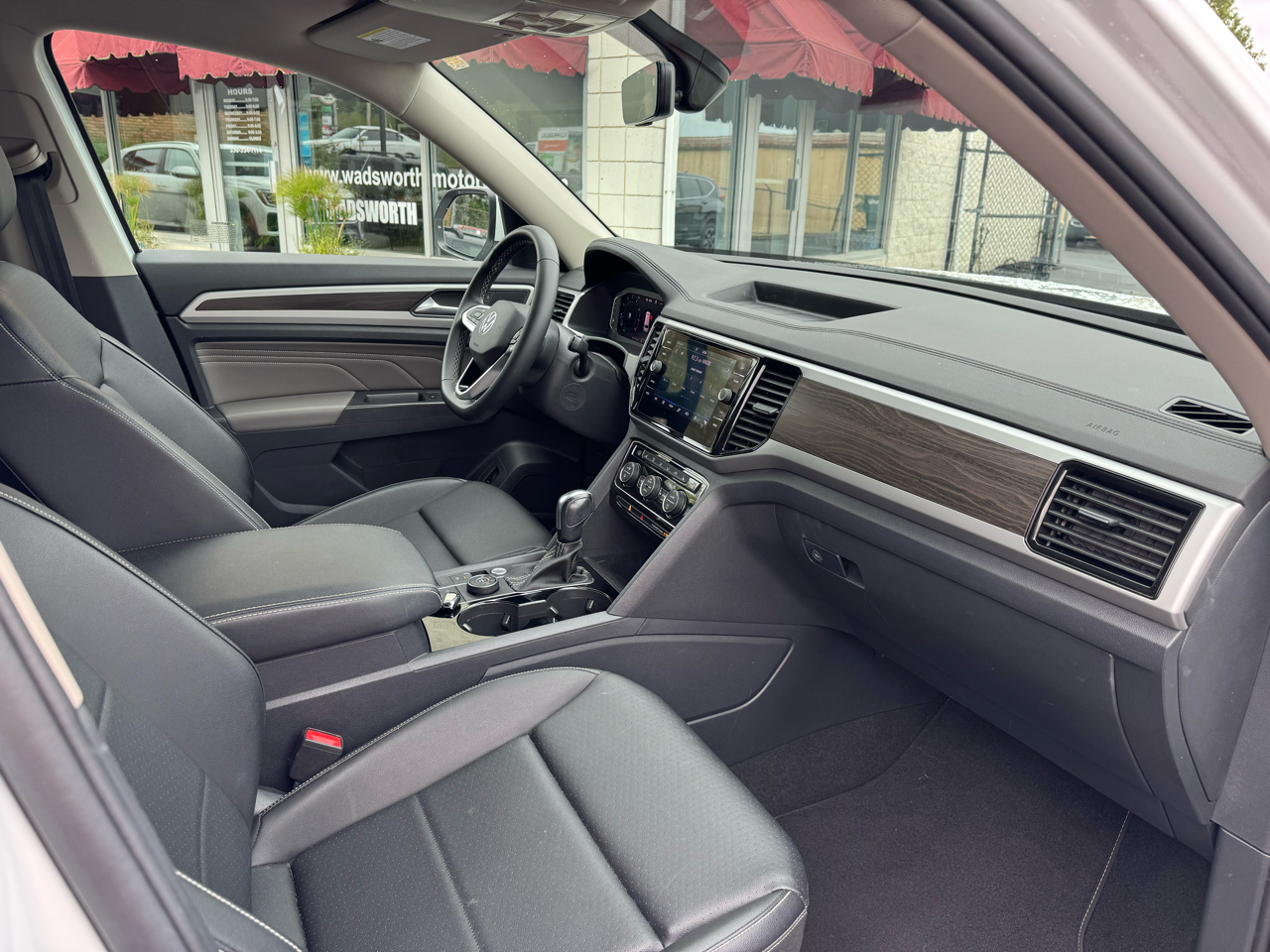 Volkswagen Atlas 2.0T SE w/Technology 4MOTION 2023 Volkswagen Atlas 2.0T SE w/Technology 4MOTION 2023