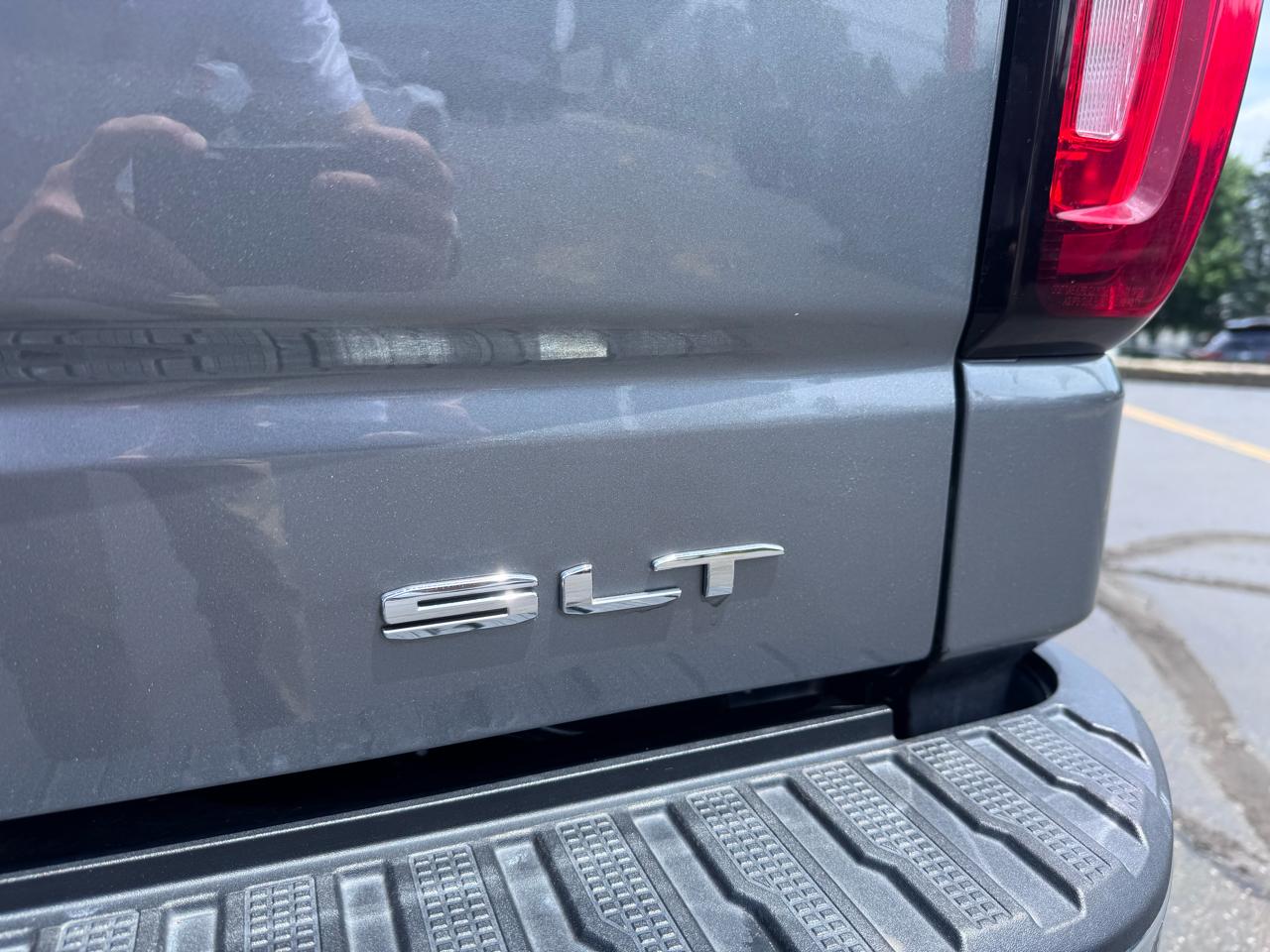 GMC Sierra 1500 Limited 4WD Crew Cab 147" SLT 2022
