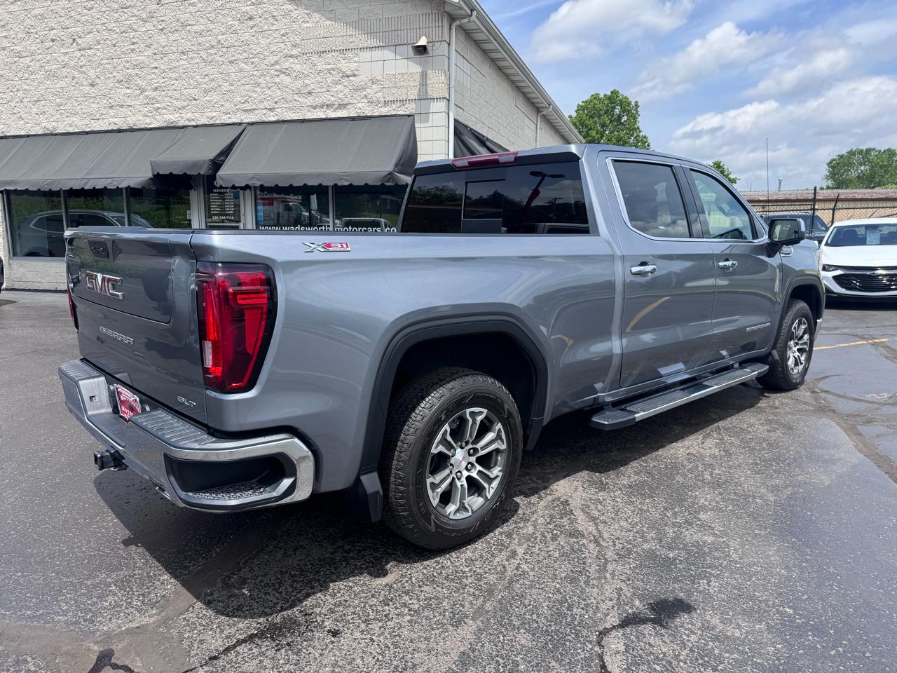 GMC Sierra 1500 Limited 4WD Crew Cab 147" SLT 2022