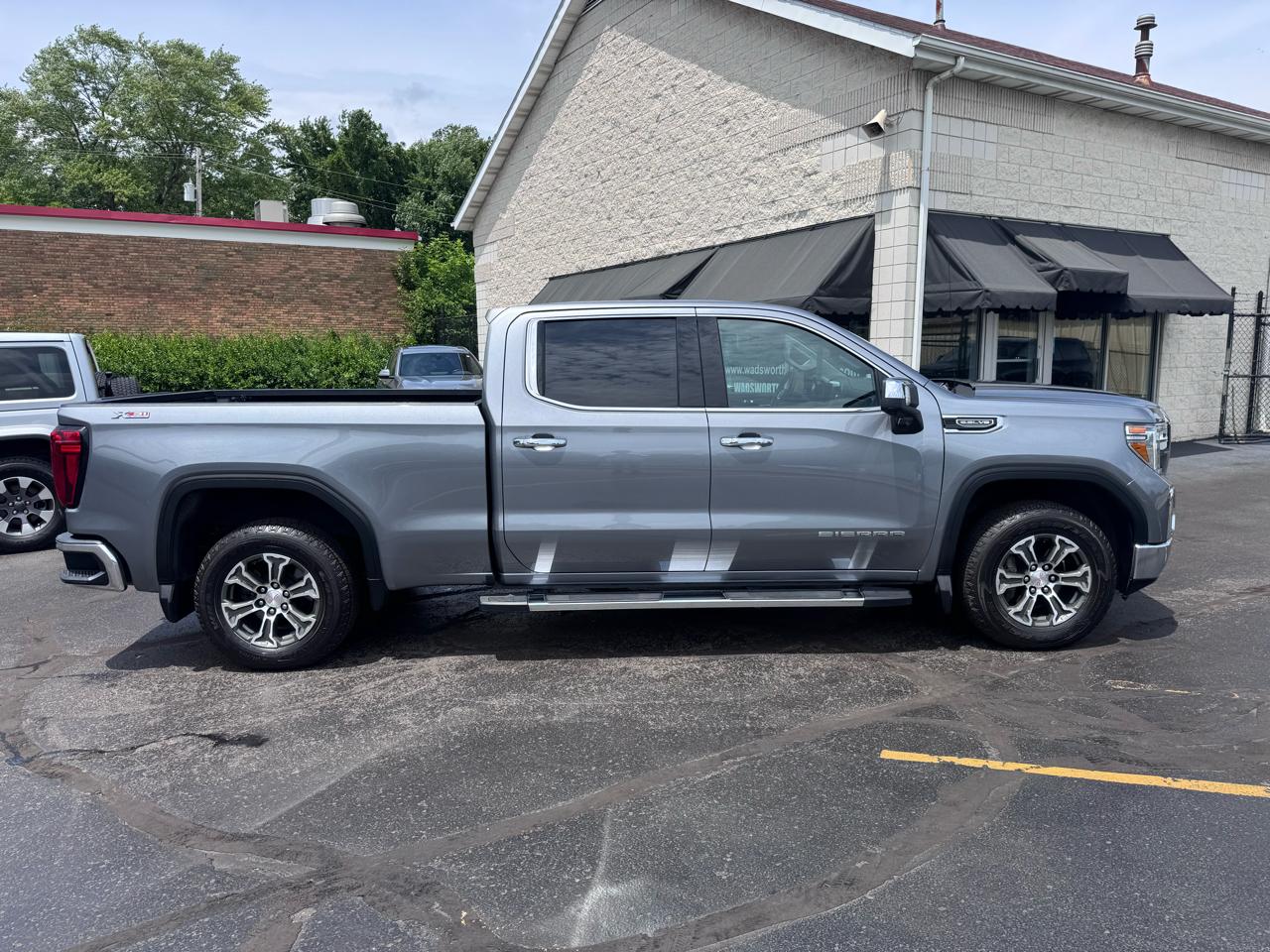 GMC Sierra 1500 Limited 4WD Crew Cab 147" SLT 2022