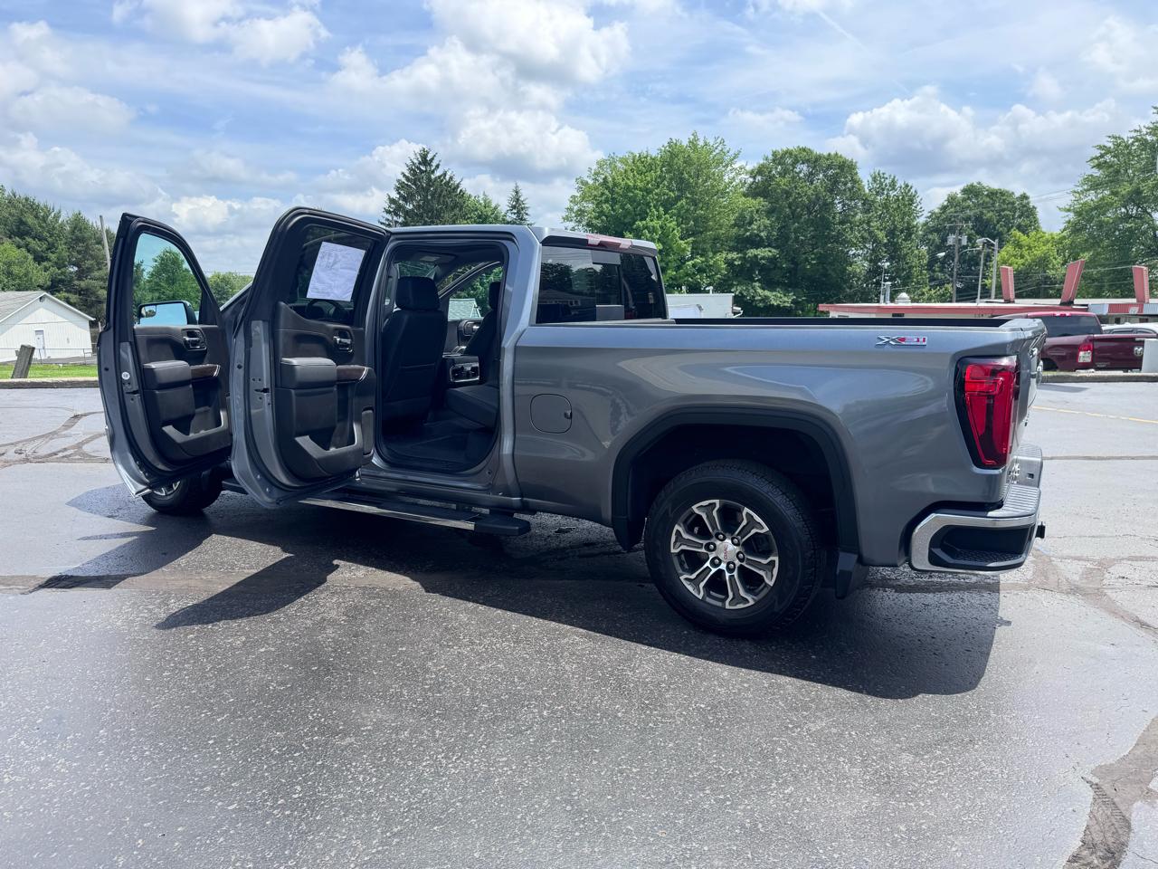GMC Sierra 1500 Limited 4WD Crew Cab 147" SLT 2022