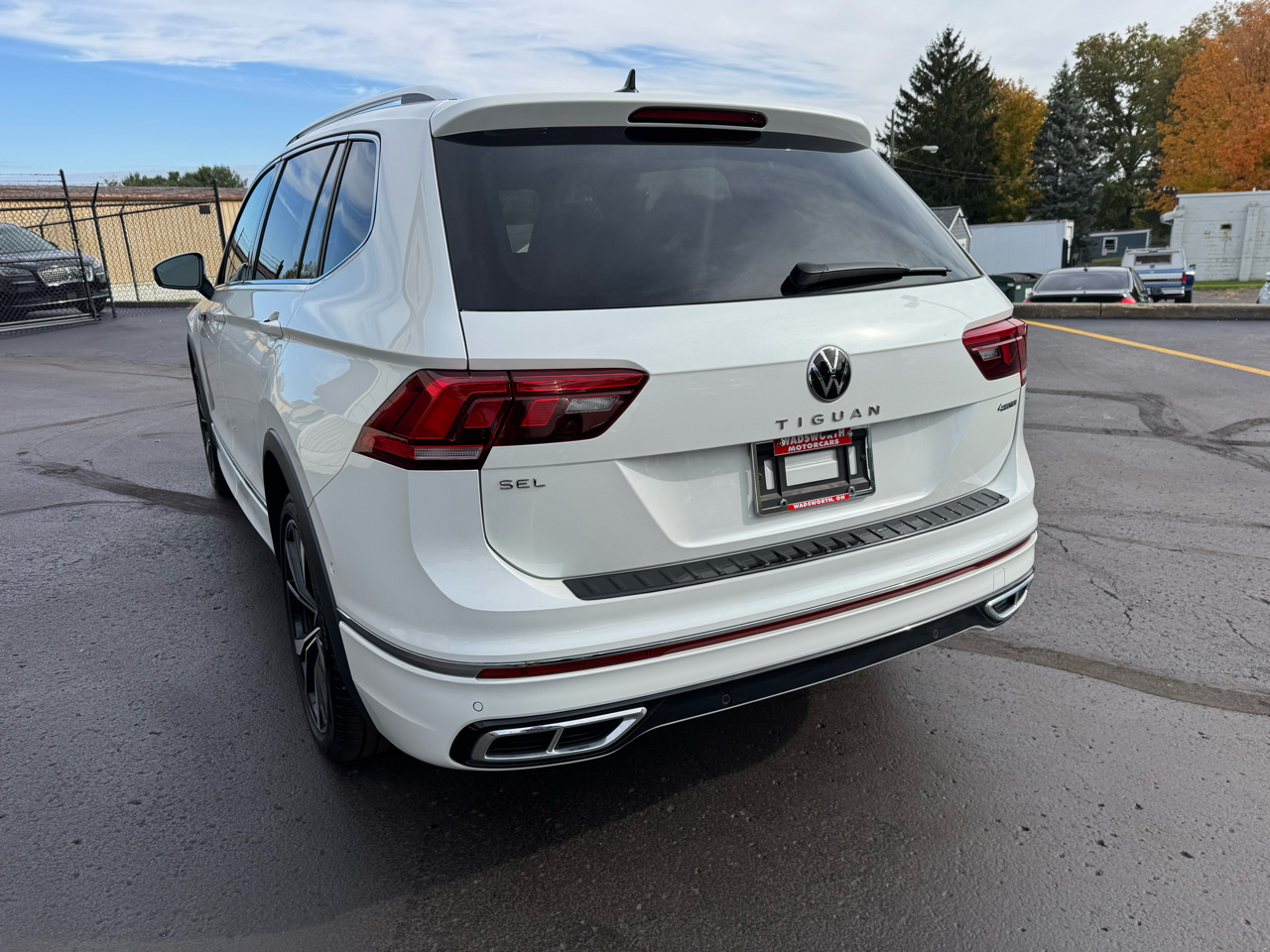 Volkswagen Tiguan 2.0T SEL R-Line 4MOTION 2023 Volkswagen Tiguan 2.0T SEL R-Line 4MOTION 2023