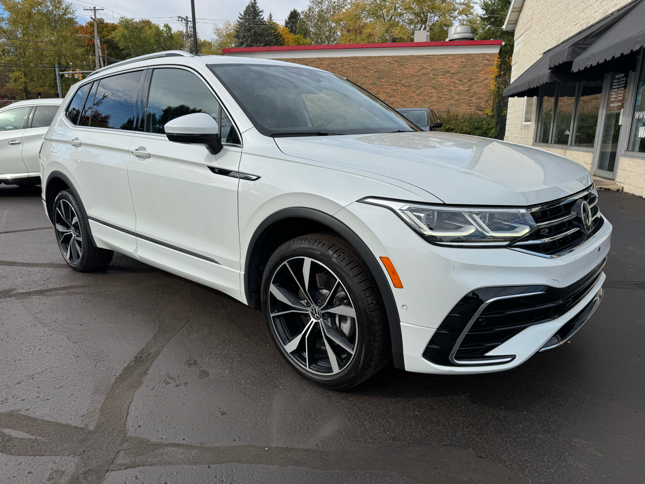 Volkswagen Tiguan 2.0T SEL R-Line 4MOTION 2023 Volkswagen Tiguan 2.0T SEL R-Line 4MOTION 2023