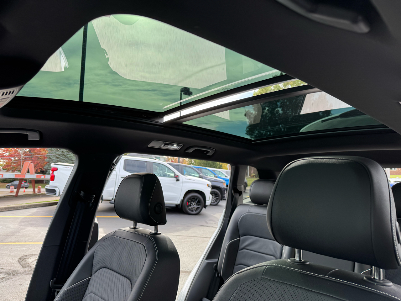 Volkswagen Tiguan 2.0T SEL R-Line 4MOTION 2023 Volkswagen Tiguan 2.0T SEL R-Line 4MOTION 2023