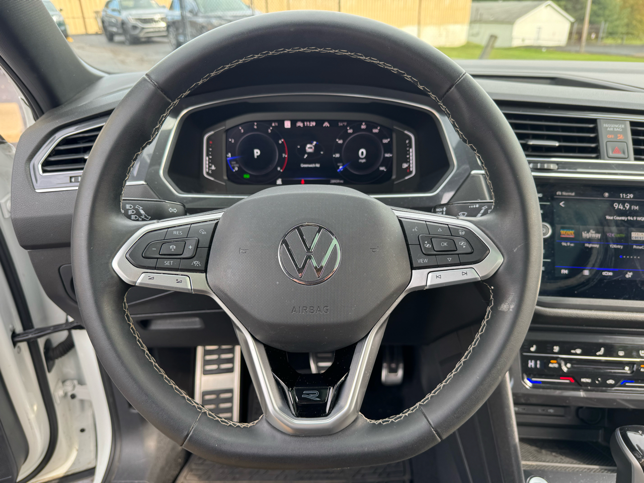 Volkswagen Tiguan 2.0T SEL R-Line 4MOTION 2023 Volkswagen Tiguan 2.0T SEL R-Line 4MOTION 2023