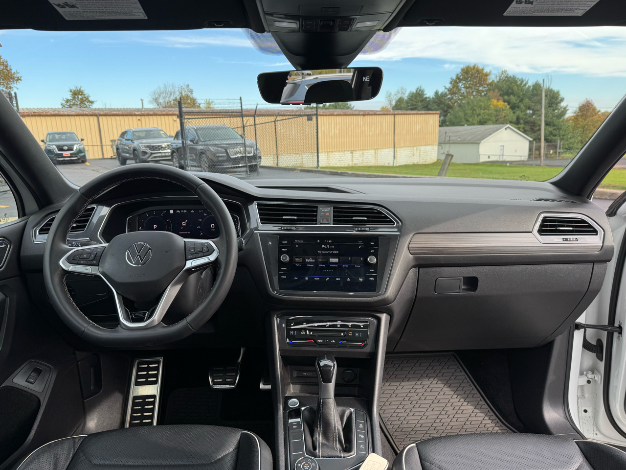 Volkswagen Tiguan 2.0T SEL R-Line 4MOTION 2023 Volkswagen Tiguan 2.0T SEL R-Line 4MOTION 2023