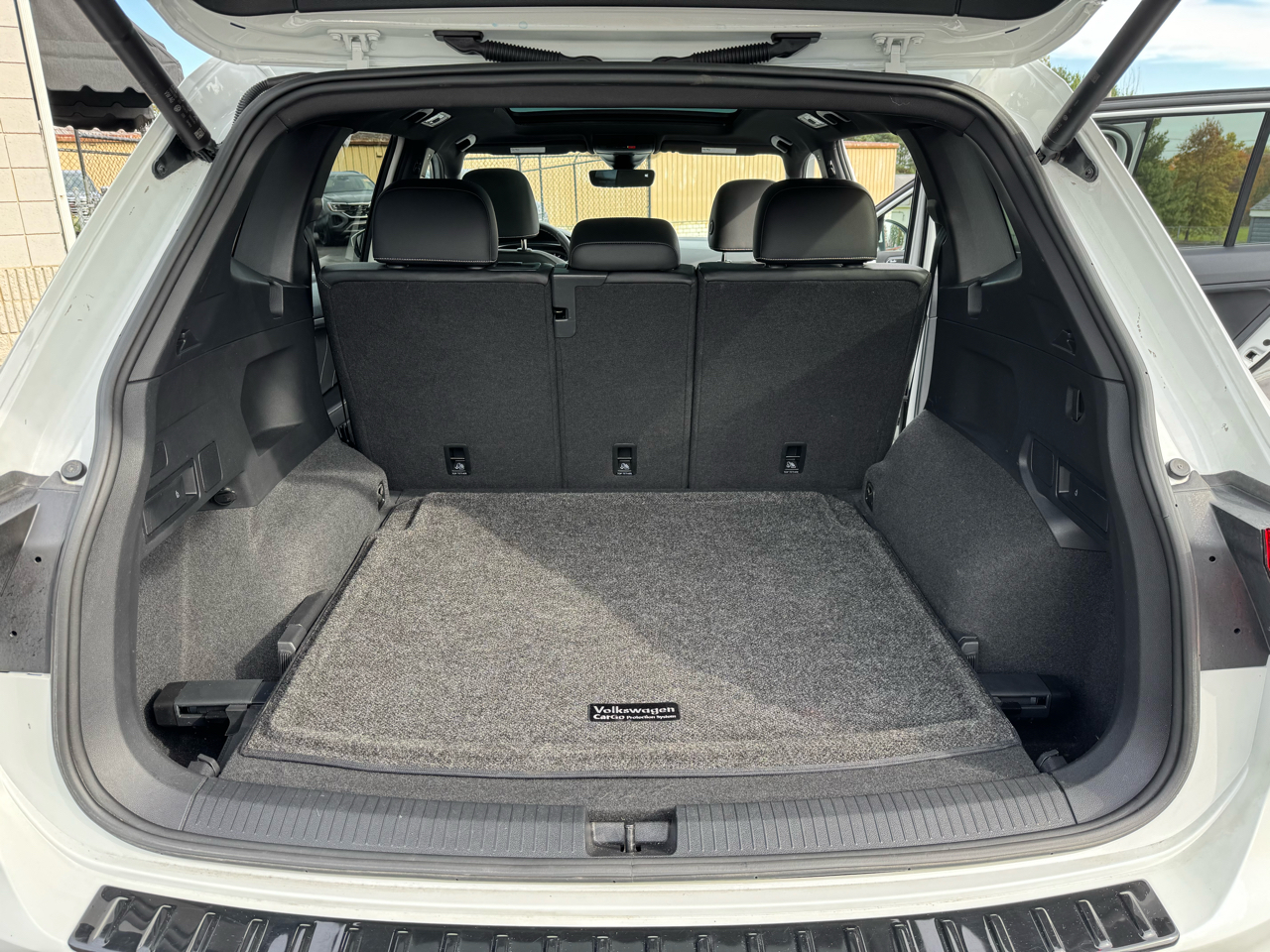 Volkswagen Tiguan 2.0T SEL R-Line 4MOTION 2023 Volkswagen Tiguan 2.0T SEL R-Line 4MOTION 2023