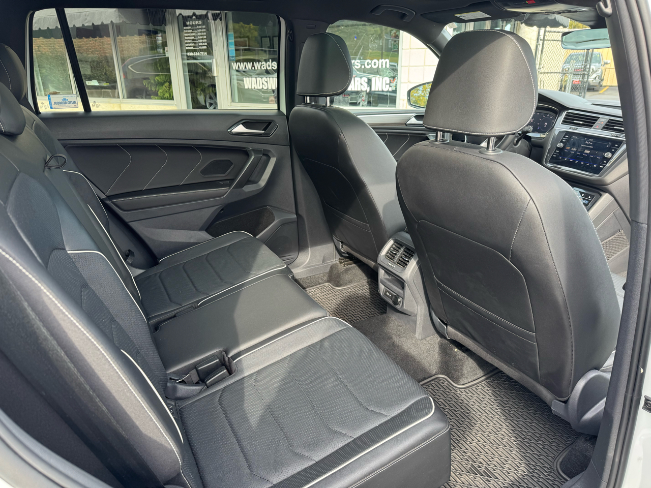 Volkswagen Tiguan 2.0T SEL R-Line 4MOTION 2023 Volkswagen Tiguan 2.0T SEL R-Line 4MOTION 2023