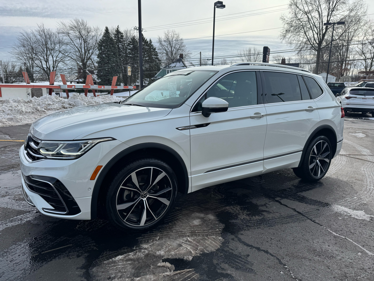 Volkswagen Tiguan 2.0T SEL R-Line 4MOTION 2023