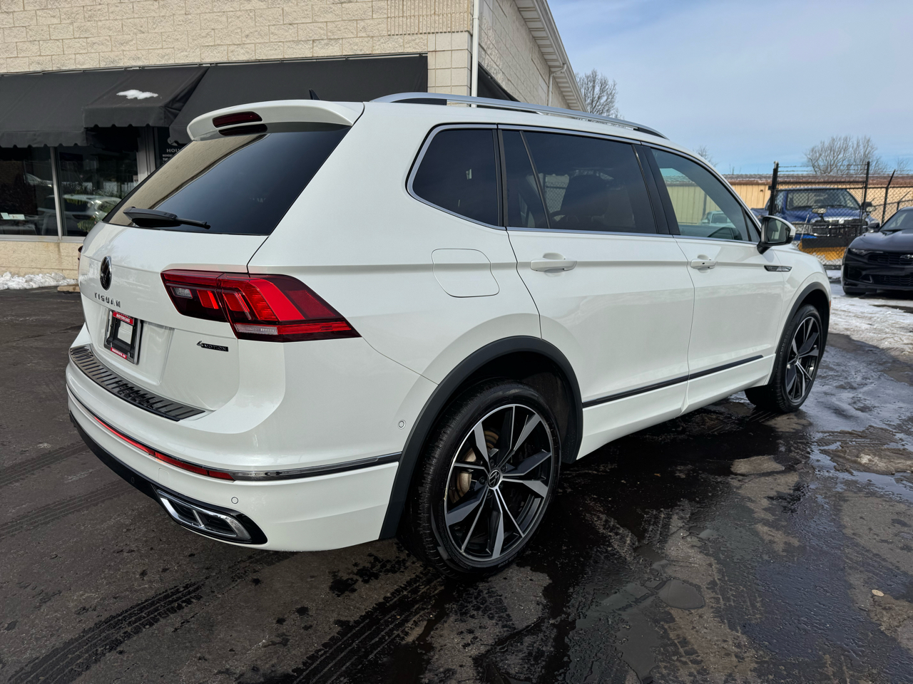 Volkswagen Tiguan 2.0T SEL R-Line 4MOTION 2023