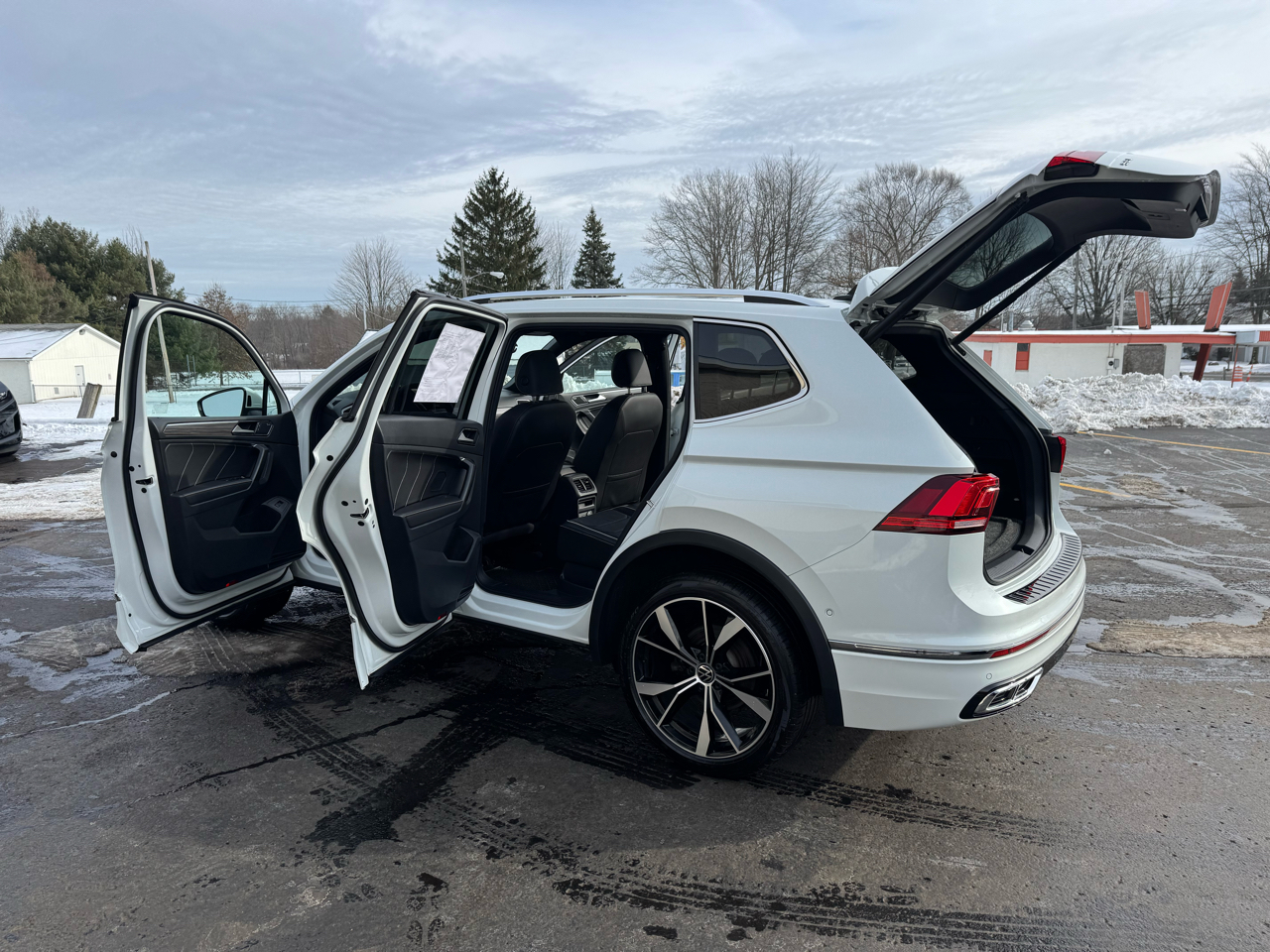 Volkswagen Tiguan 2.0T SEL R-Line 4MOTION 2023