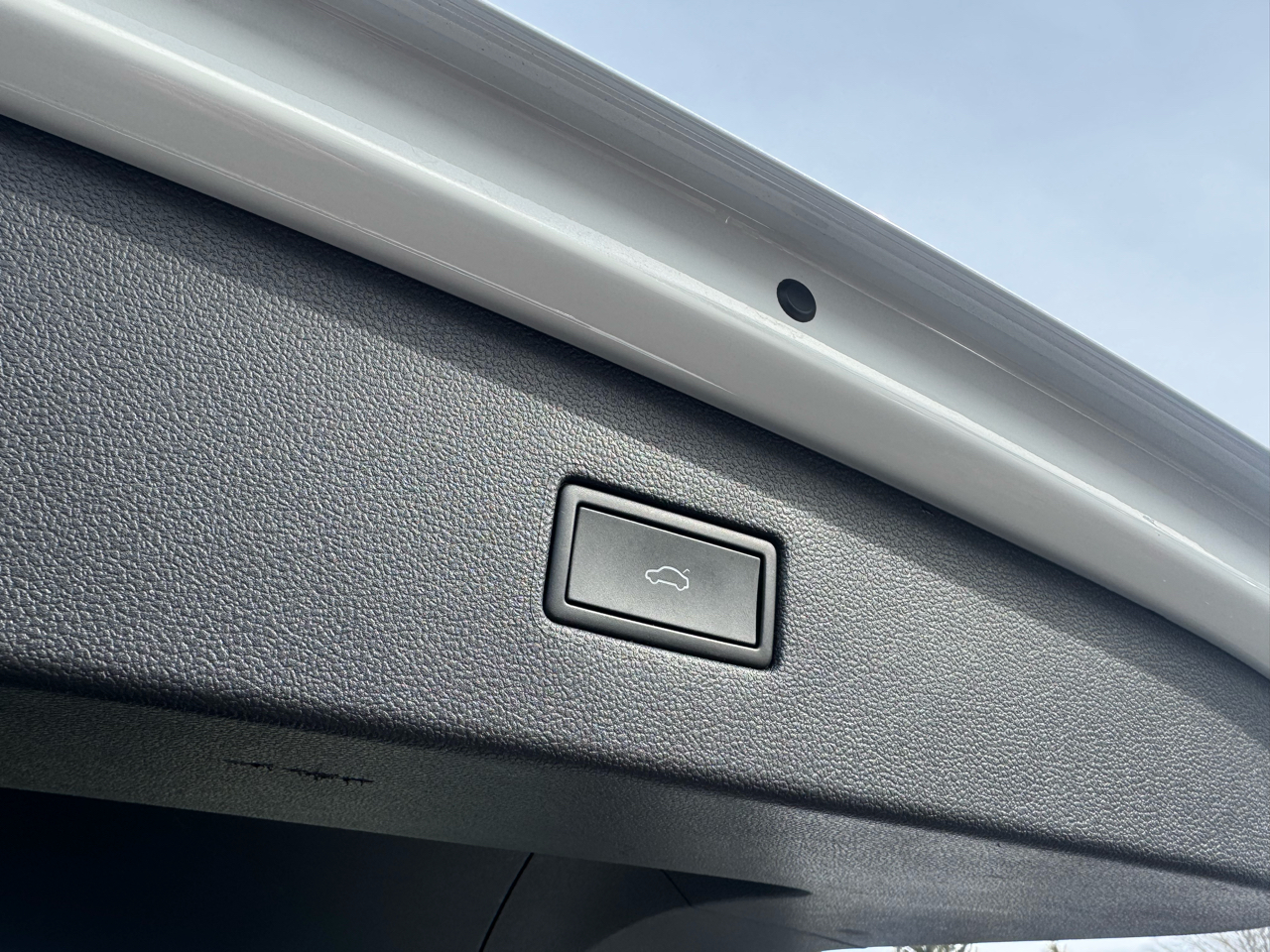 Volkswagen Tiguan 2.0T SEL R-Line 4MOTION 2023