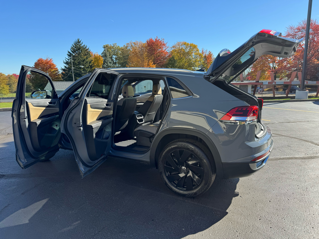 Volkswagen Atlas Cross Sport 2.0T SE w/Technology 4MOTION 2025 Volkswagen Atlas Cross Sport 2.0T SE w/Technology 4MOTION 2025