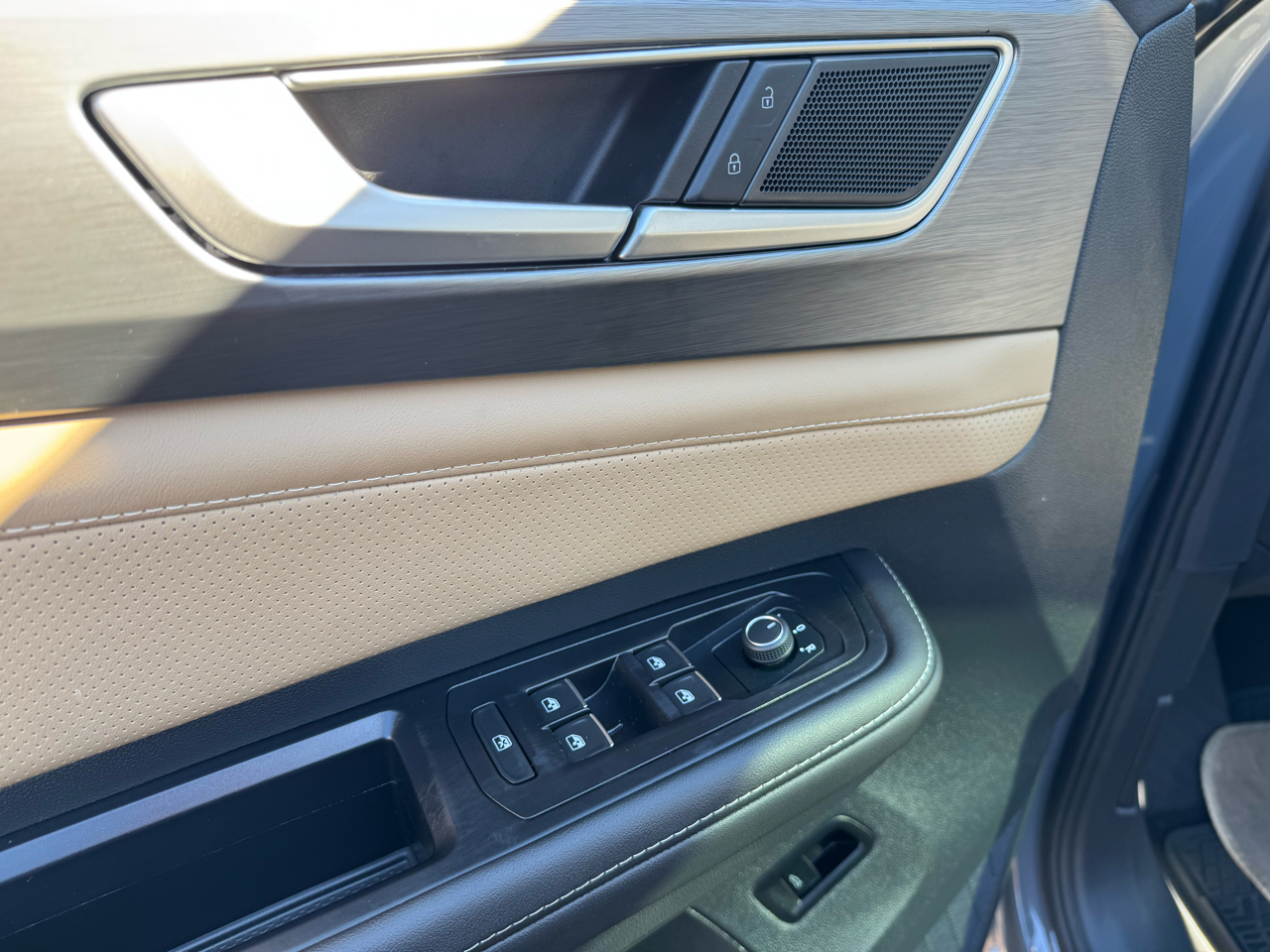 Volkswagen Atlas Cross Sport 2.0T SE w/Technology 4MOTION 2025 Volkswagen Atlas Cross Sport 2.0T SE w/Technology 4MOTION 2025