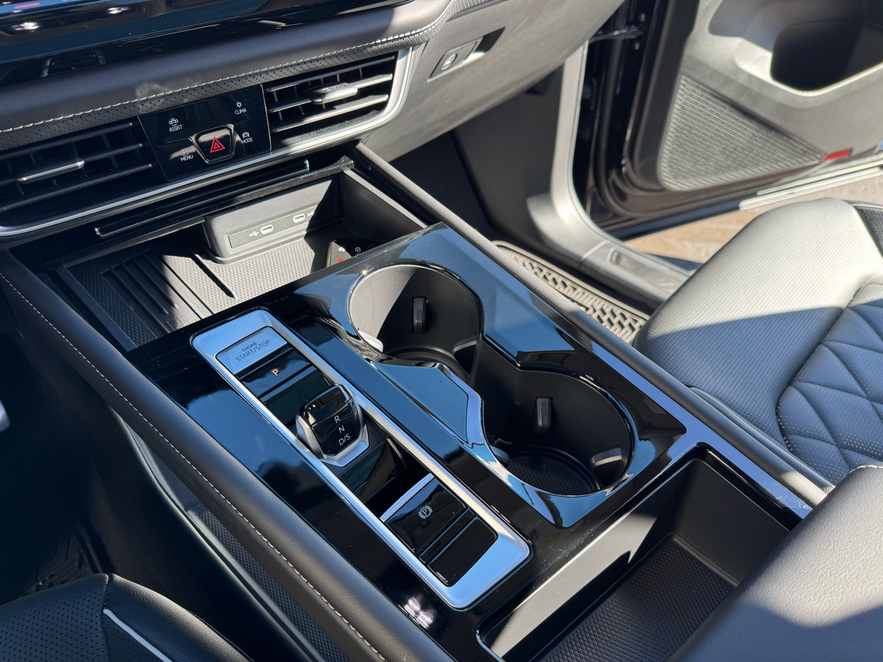 Volkswagen Atlas 2.0T SEL Premium R-Line 4MOTION 2025 Volkswagen Atlas 2.0T SEL Premium R-Line 4MOTION 2025