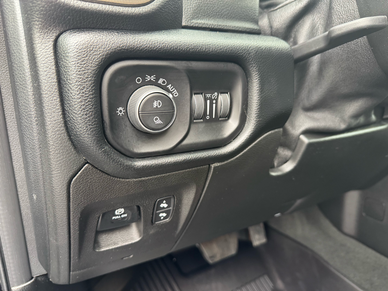 RAM 1500 Sport Crew Cab 4WD 2021